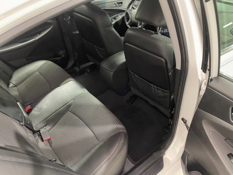 Used-2012-Hyundai-Sonata-SE-20T-FWD