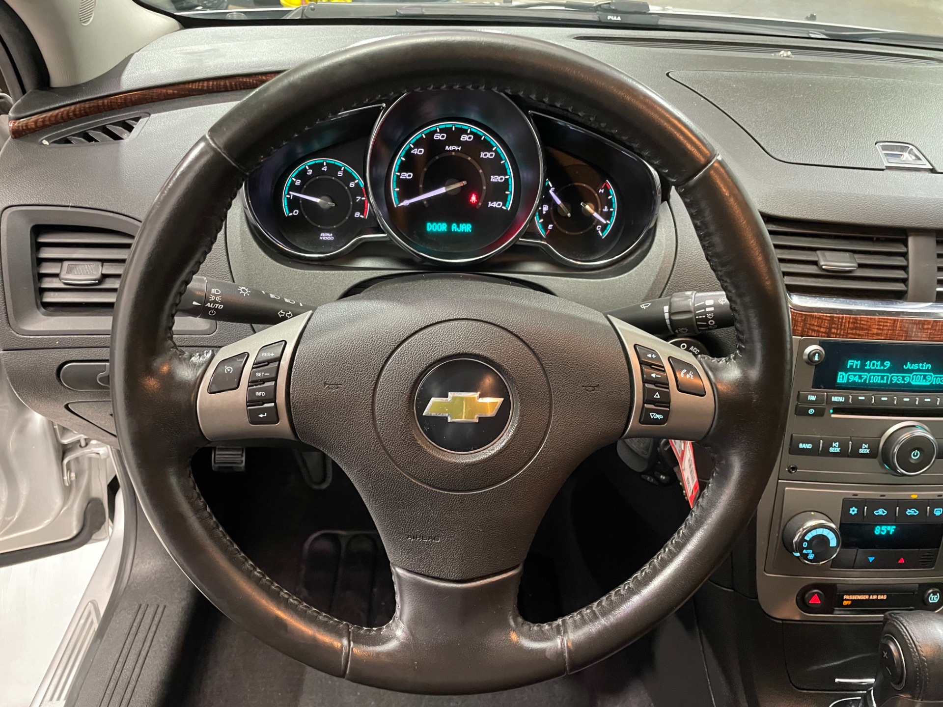 Used-2011-Chevrolet-Malibu-LTZ-FWD