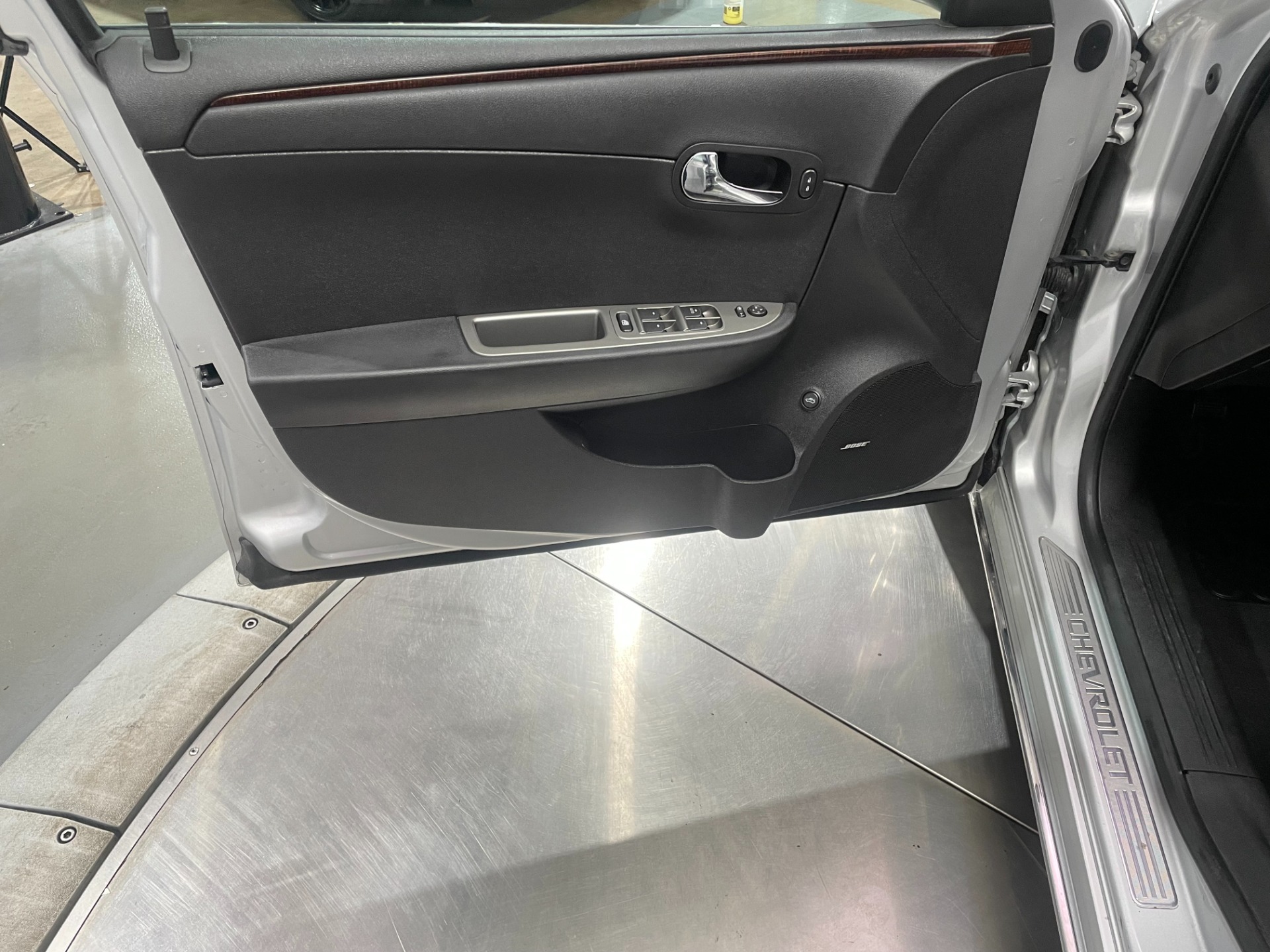 Used-2011-Chevrolet-Malibu-LTZ-FWD