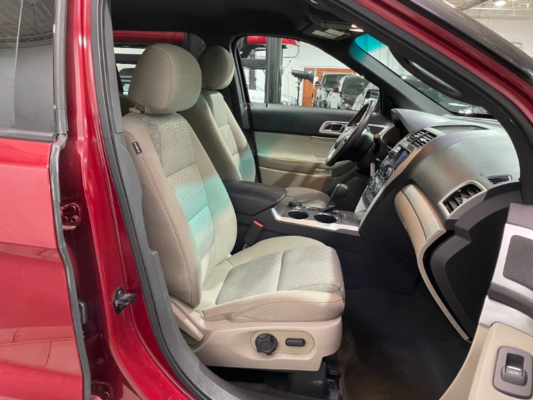 Used-2013-Ford-Explorer-XLT-AWD