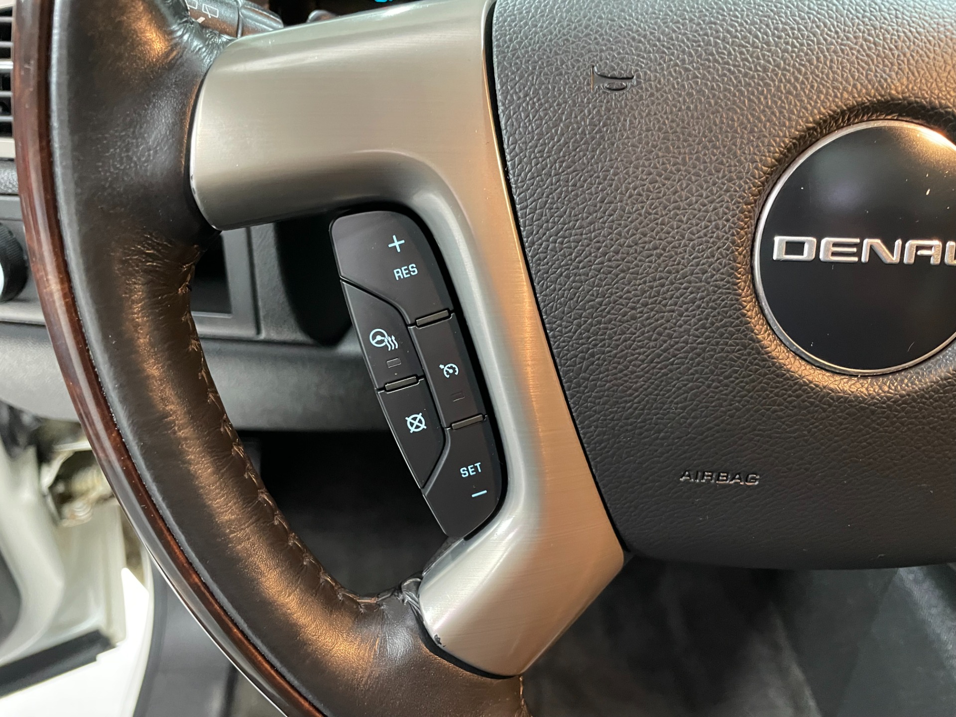 Used-2010-GMC-Yukon-Denali-AWD