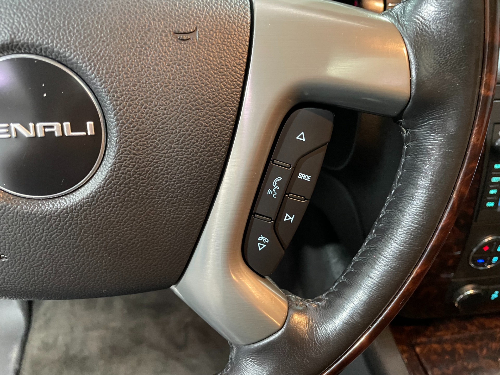 Used-2010-GMC-Yukon-Denali-AWD