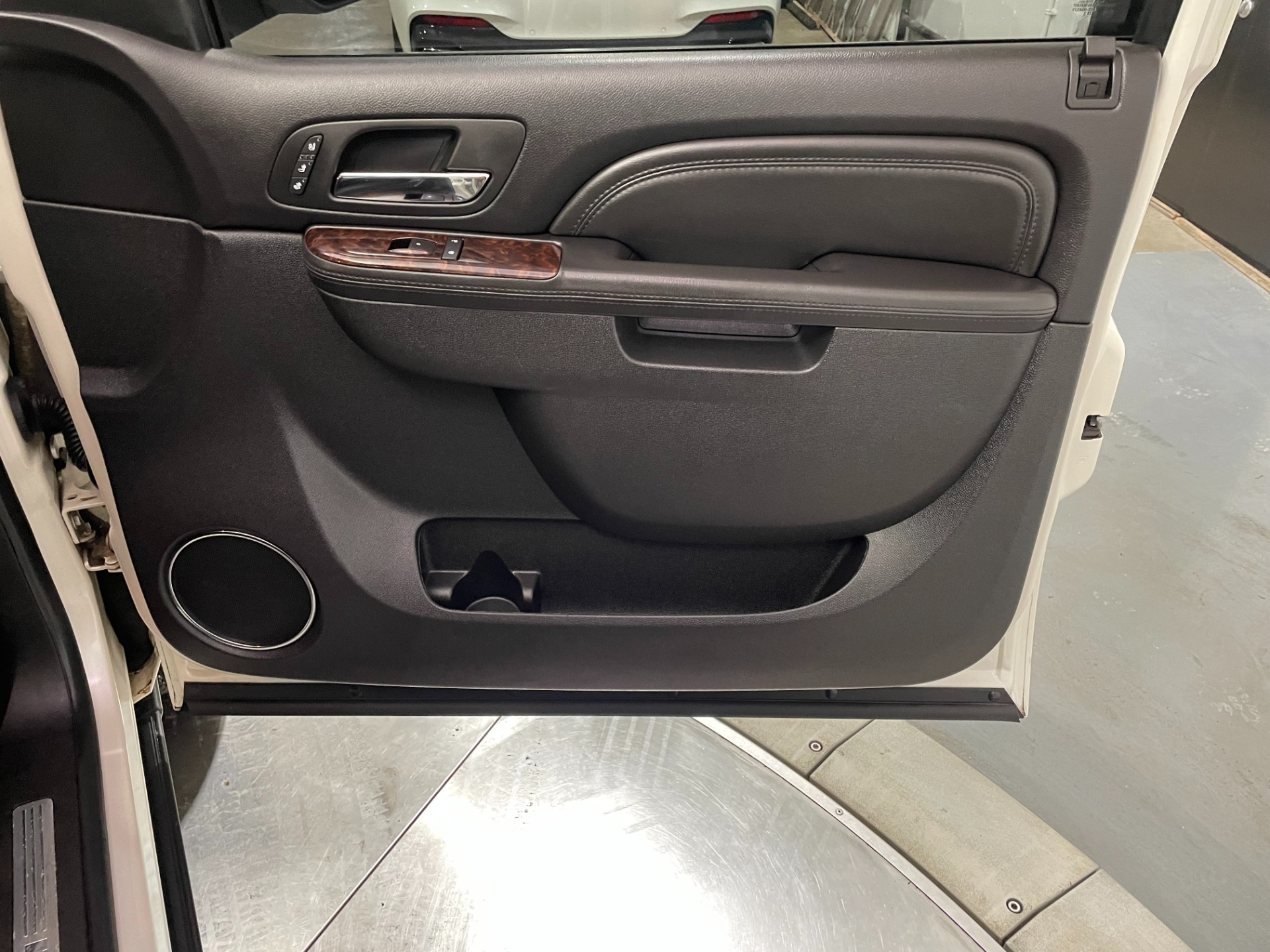 Used-2010-GMC-Yukon-Denali-AWD