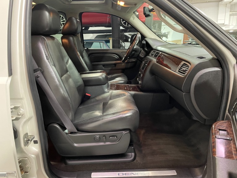 Used-2010-GMC-Yukon-Denali-AWD