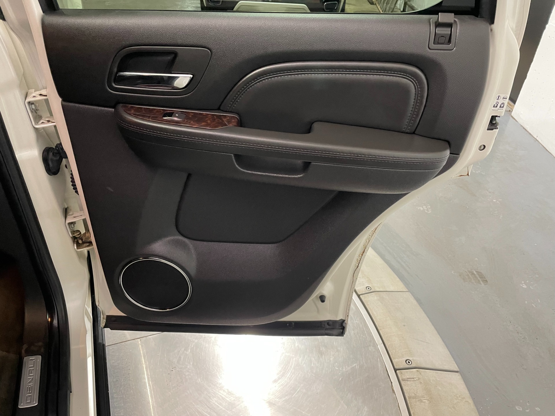 Used-2010-GMC-Yukon-Denali-AWD