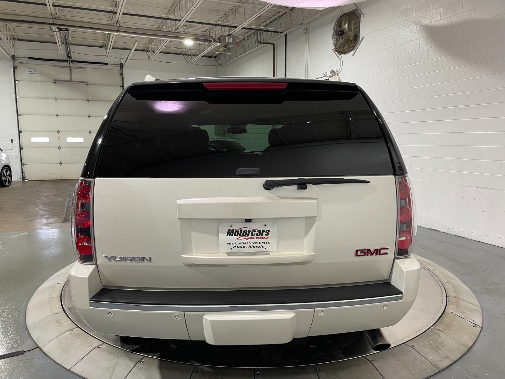 Used-2010-GMC-Yukon-Denali-AWD
