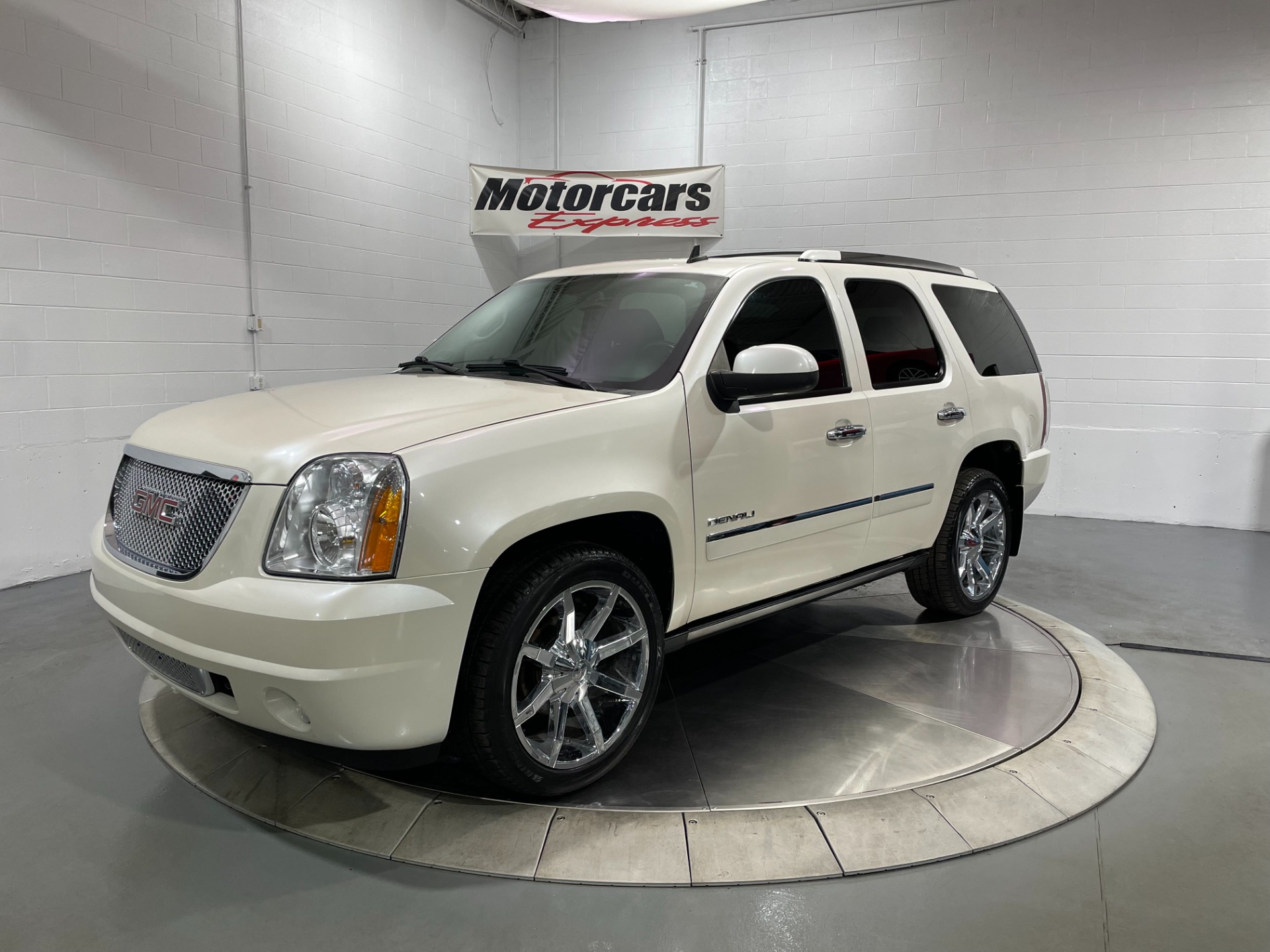 Used-2010-GMC-Yukon-Denali-AWD