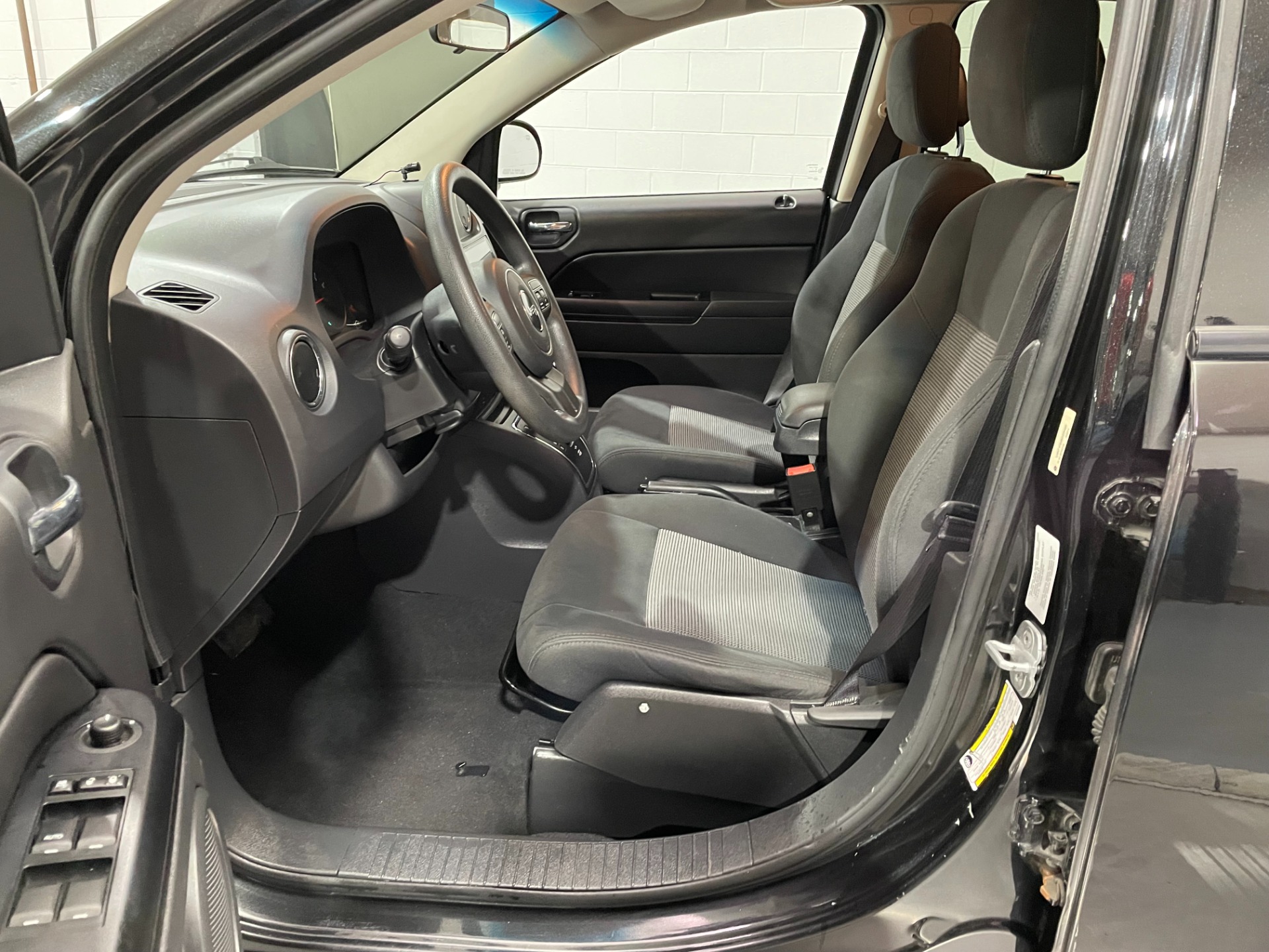 Used-2011-Jeep-Compass-Sport-FWD