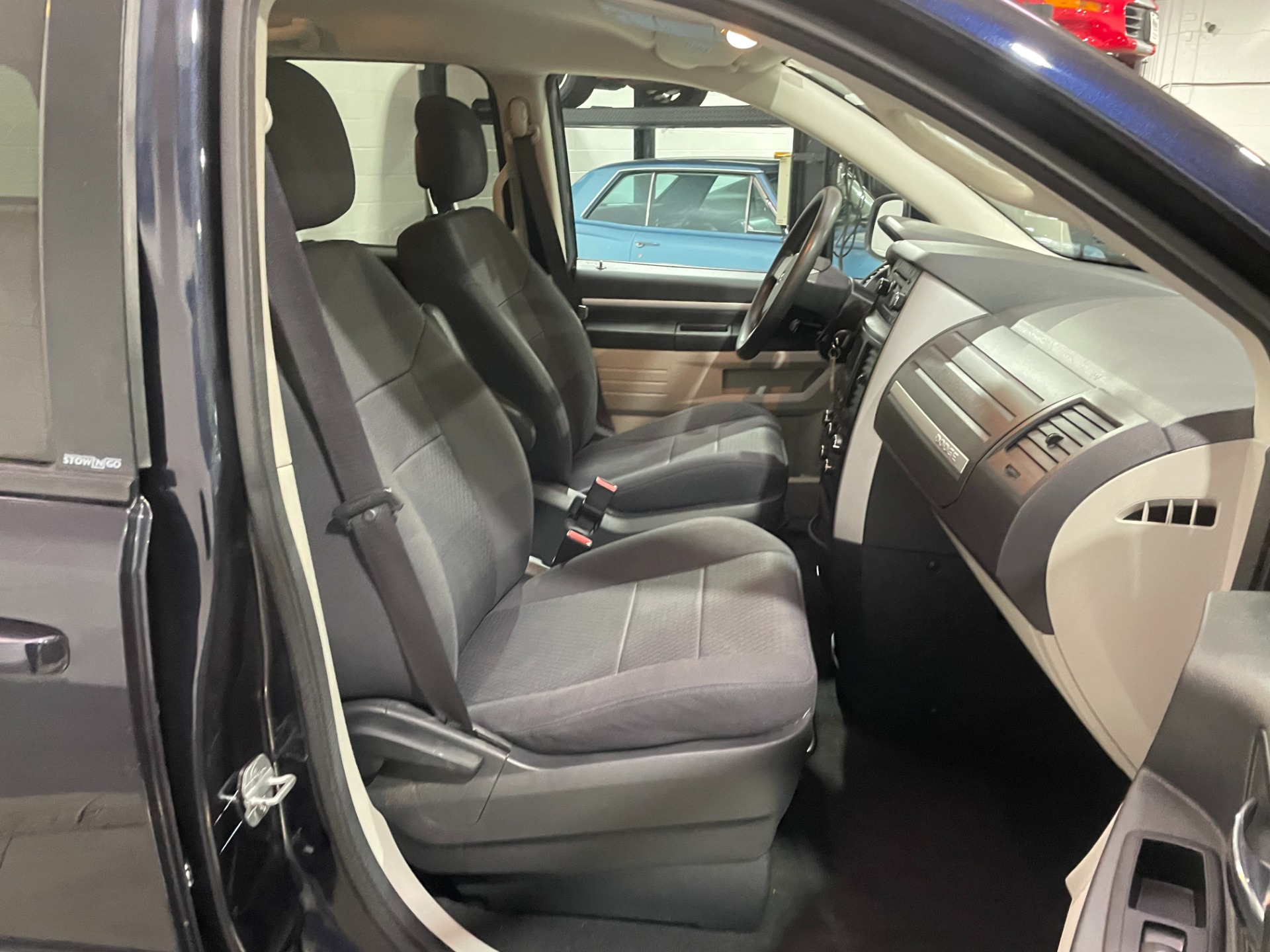 Used-2010-Dodge-Grand-Caravan-SE-FWD