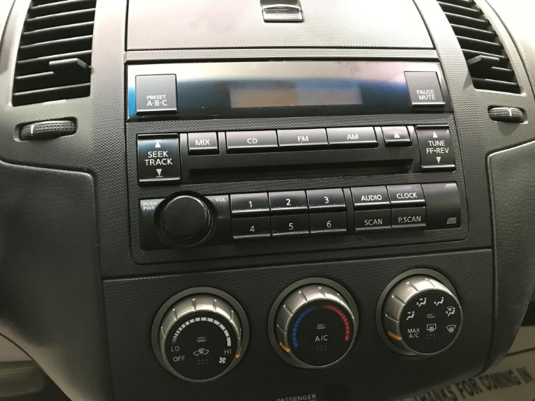 Used-2006-Nissan-Altima-25-S-4dr-Sedan-w/Automatic