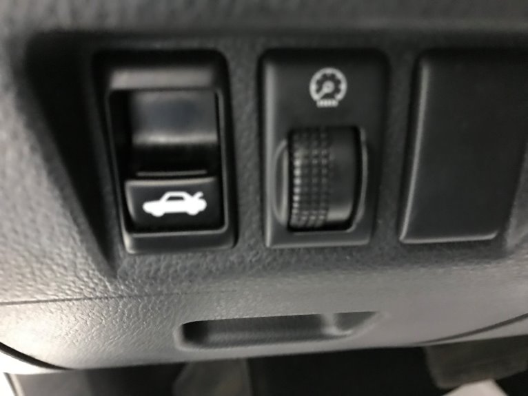 Used-2006-Nissan-Altima-25-S-4dr-Sedan-w/Automatic