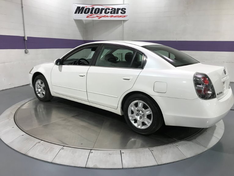 Used-2006-Nissan-Altima-25-S-4dr-Sedan-w/Automatic