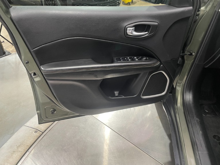 Used-2017-Jeep-Compass-Latitude-4X4
