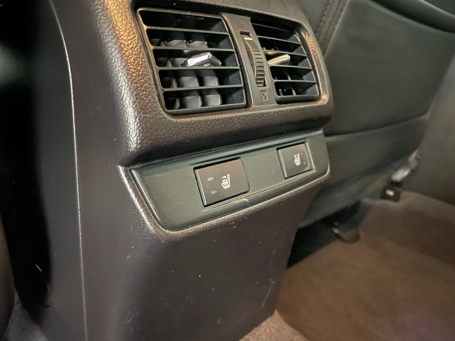 Used-2017-Subaru-Outback-36R-Limited-AWD