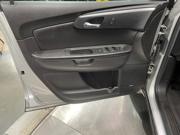 Used-2012-Chevrolet-Traverse-LT-FWD