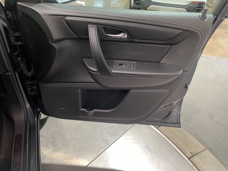 Used-2014-Chevrolet-Traverse-LT-FWD