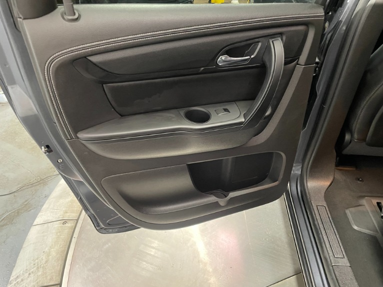 Used-2014-Chevrolet-Traverse-LT-FWD