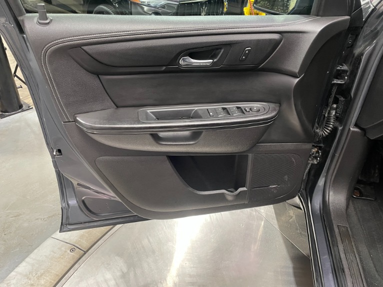 Used-2014-Chevrolet-Traverse-LT-FWD