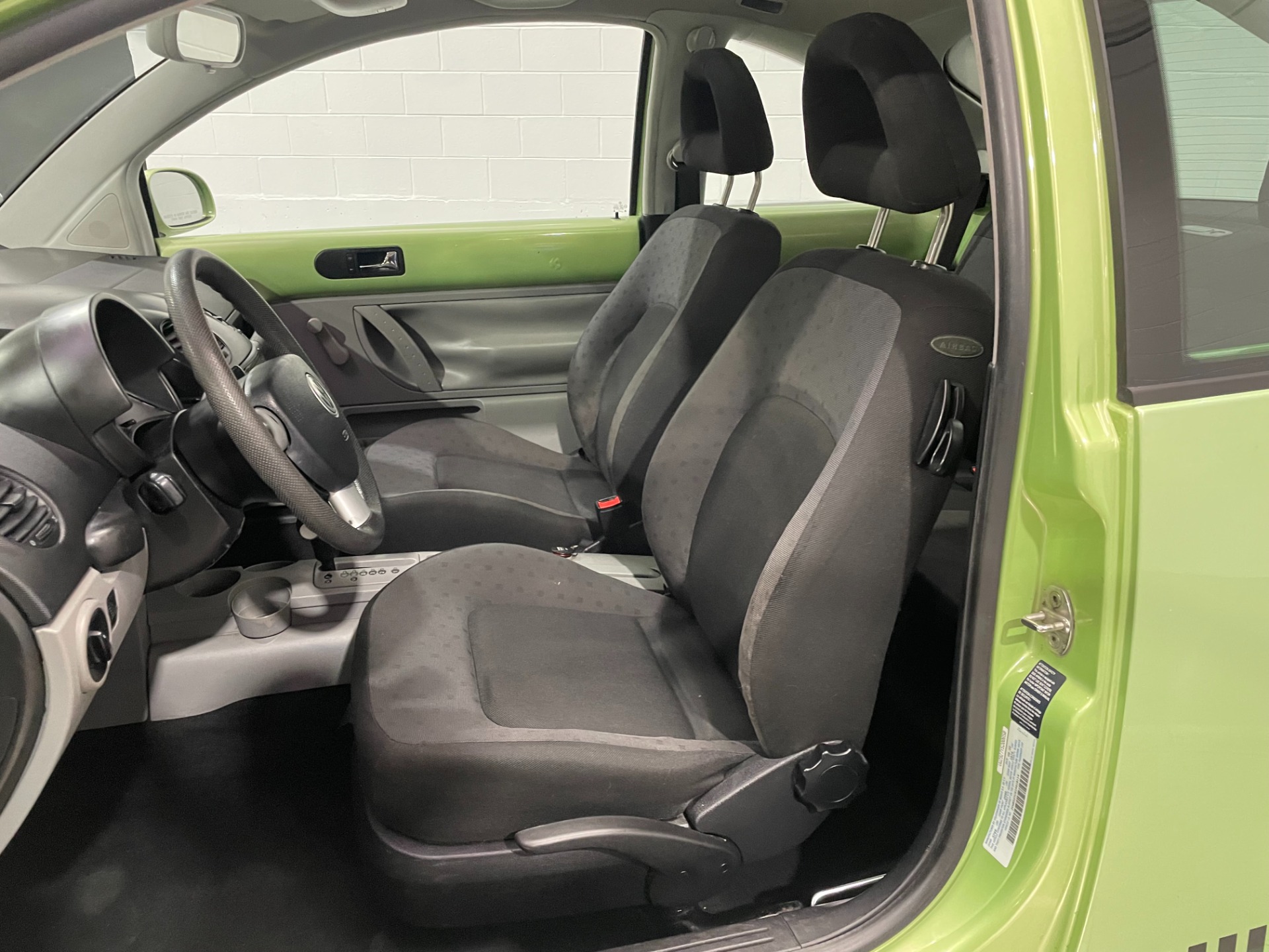 Used-2001-Volkswagen-New-Beetle-GL-FWD