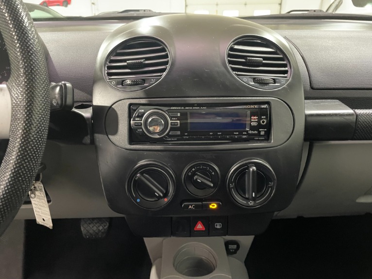 Used-2001-Volkswagen-New-Beetle-GL-FWD