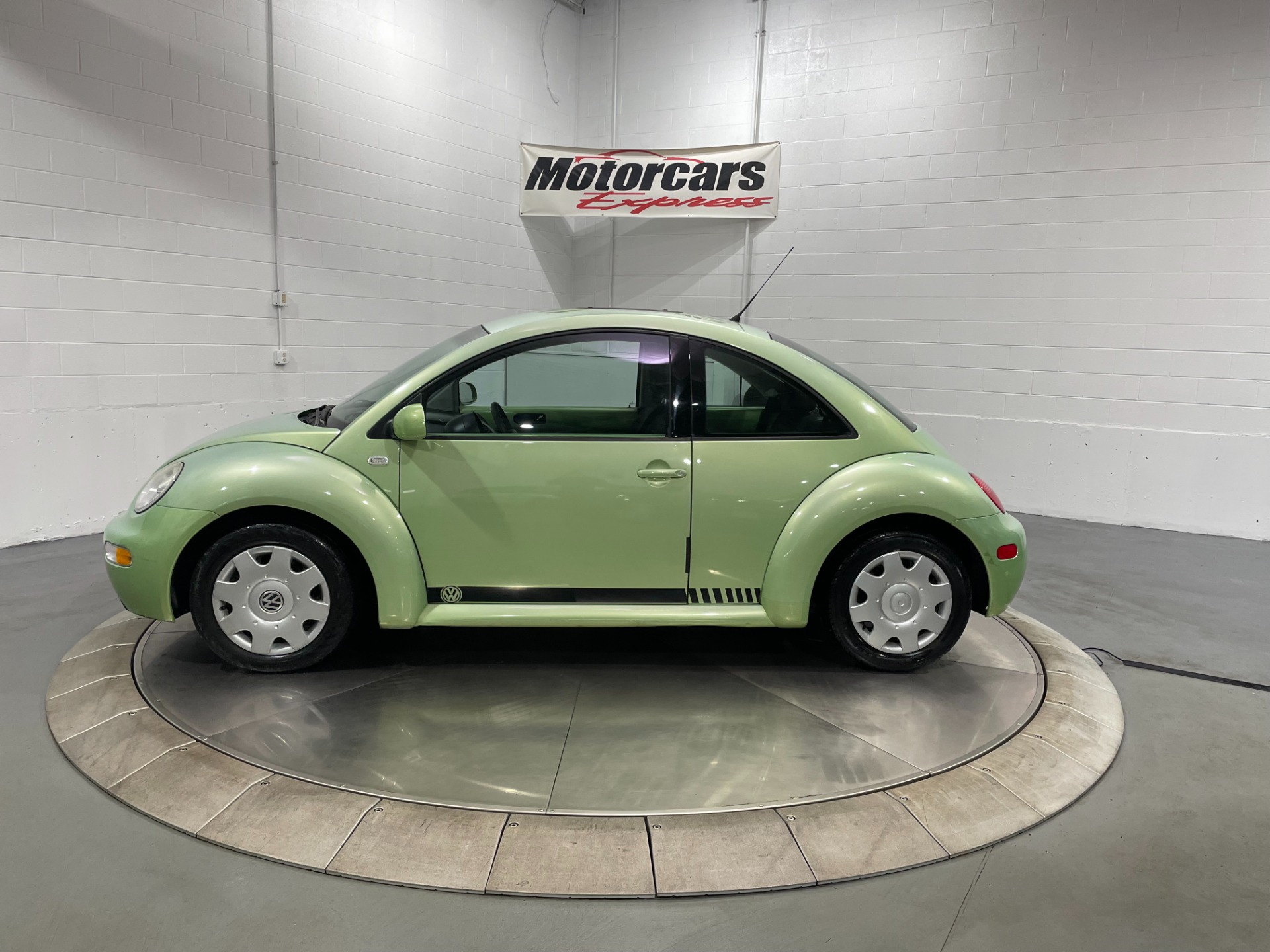 Used-2001-Volkswagen-New-Beetle-GL-FWD