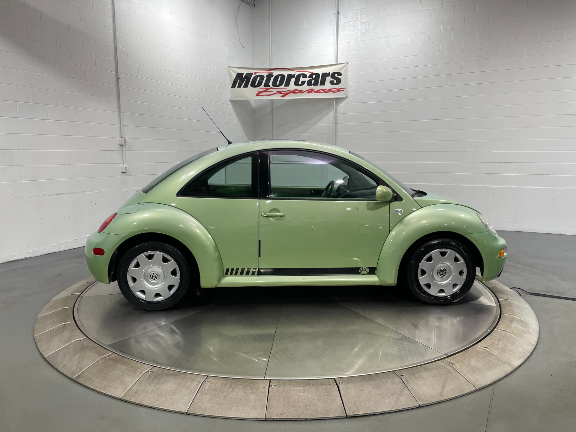 Used-2001-Volkswagen-New-Beetle-GL-FWD