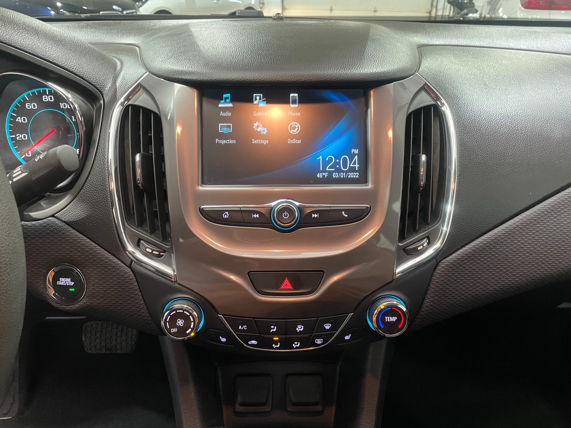 Used-2018-Chevrolet-Cruze-LT-Auto-FWD
