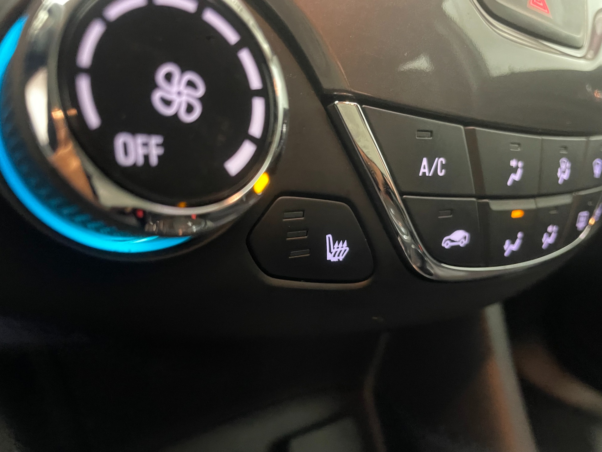 Used-2018-Chevrolet-Cruze-LT-Auto-FWD