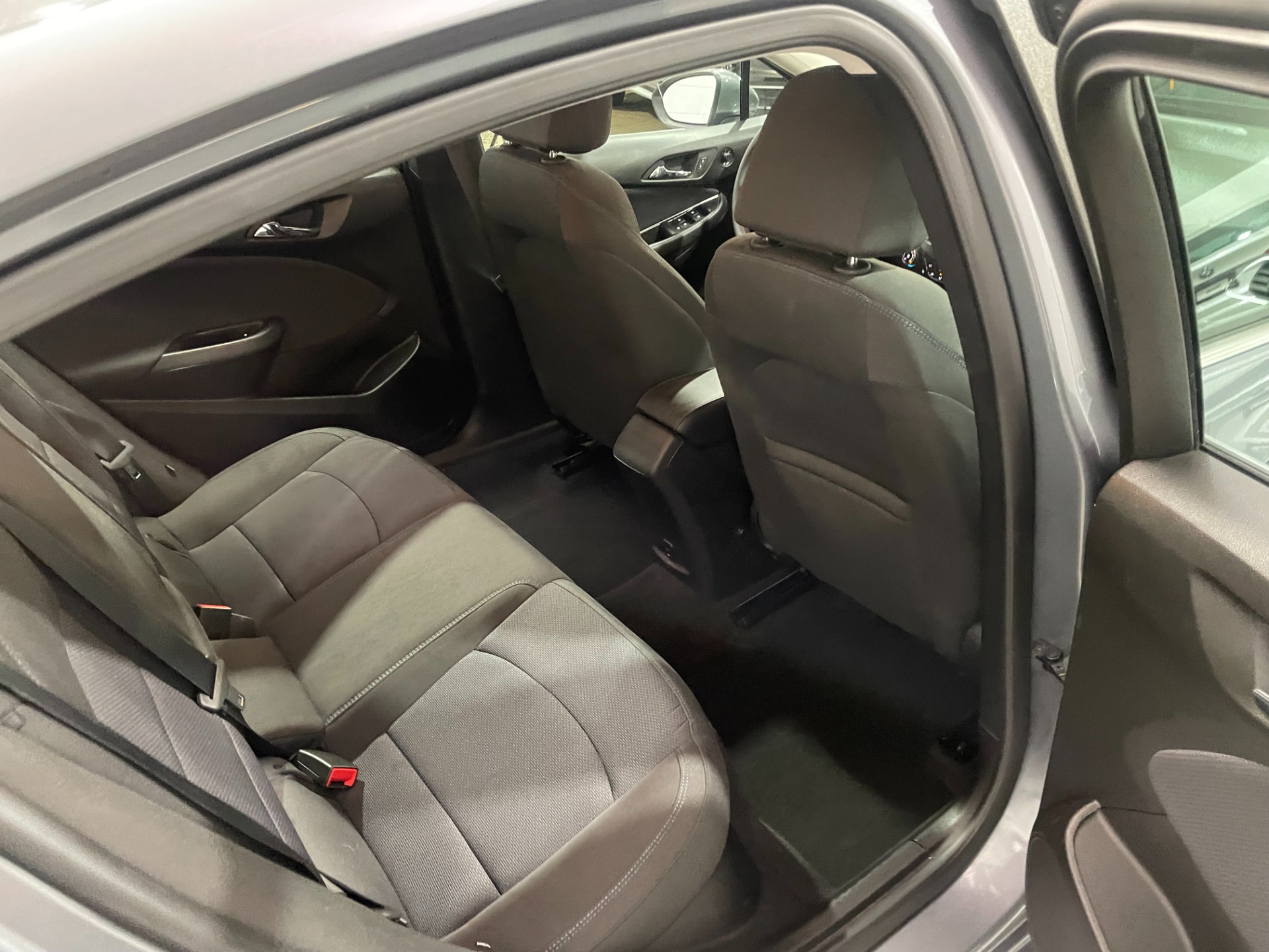 Used-2018-Chevrolet-Cruze-LT-Auto-FWD