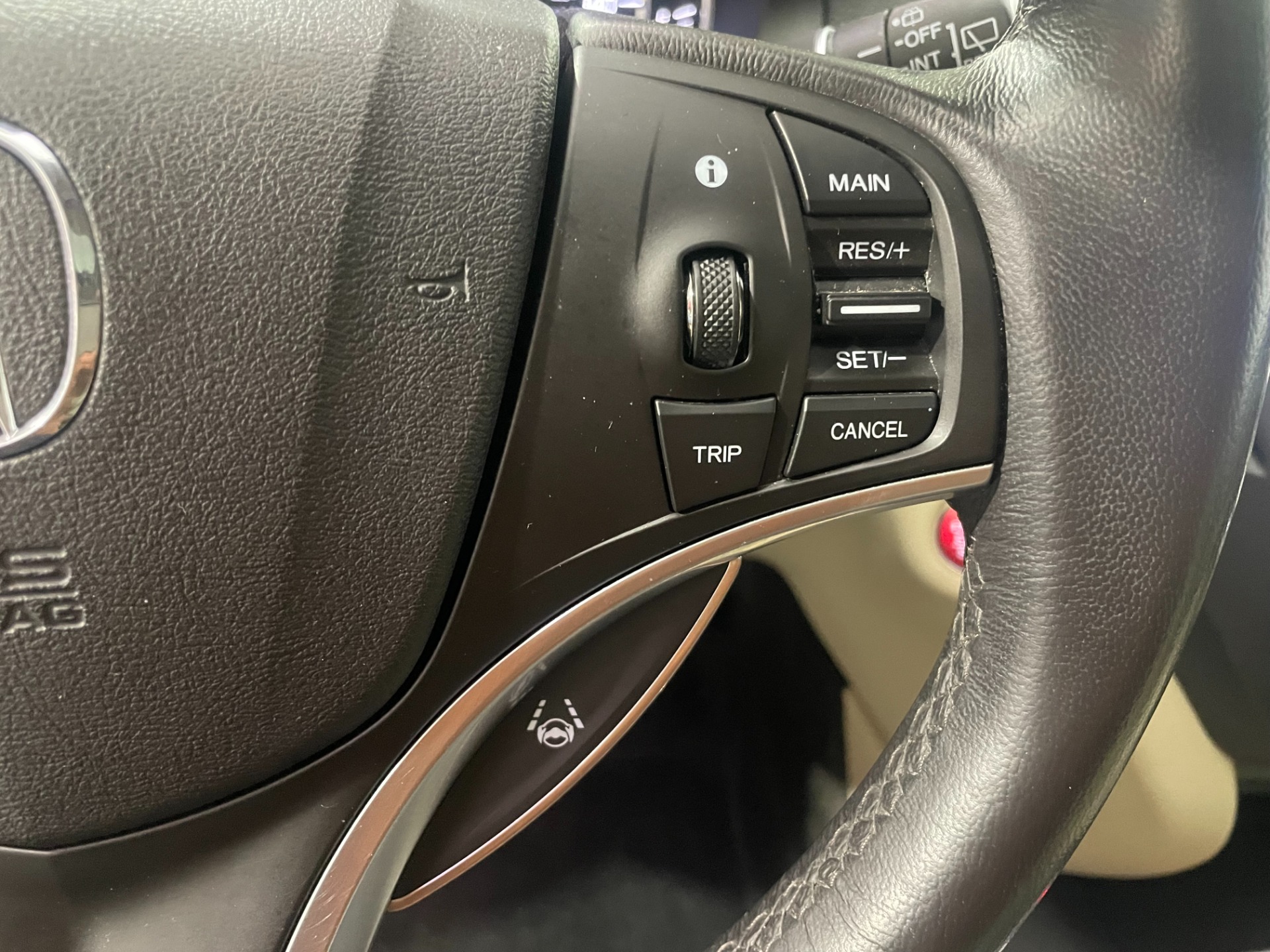 Used-2016-Acura-MDX-SH-AWD-w/Tech-w/AcuraWatch