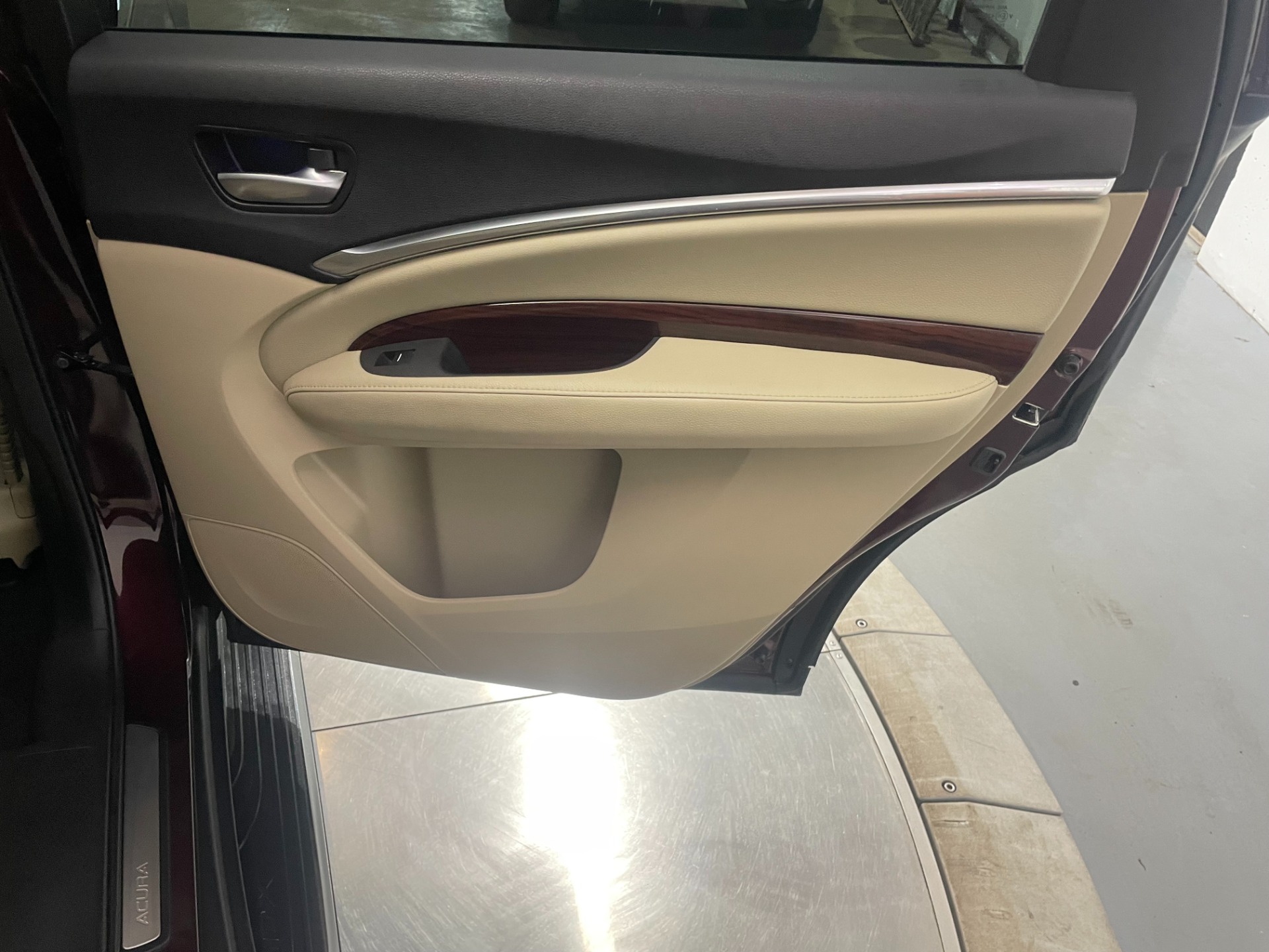 Used-2016-Acura-MDX-SH-AWD-w/Tech-w/AcuraWatch