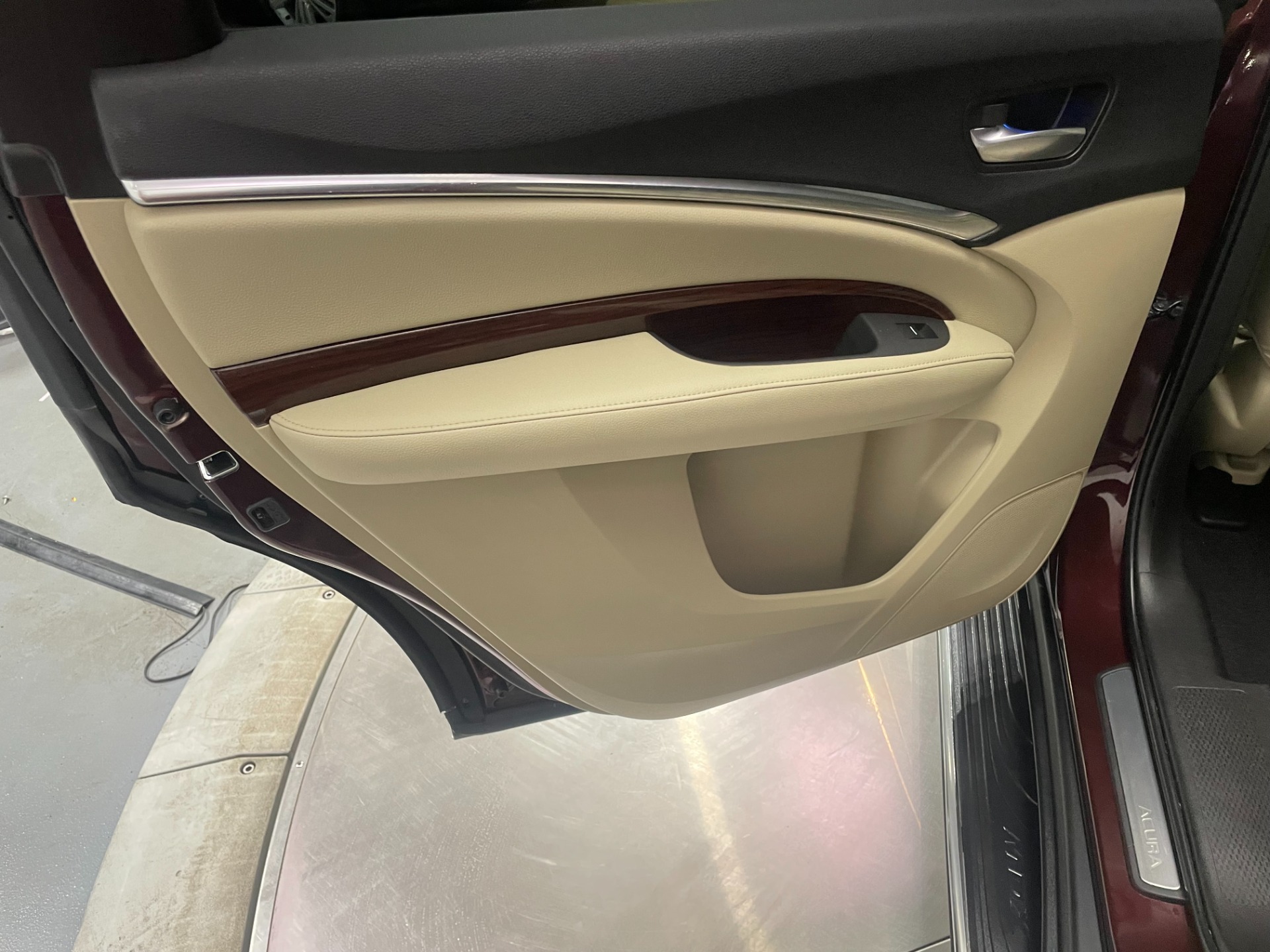 Used-2016-Acura-MDX-SH-AWD-w/Tech-w/AcuraWatch