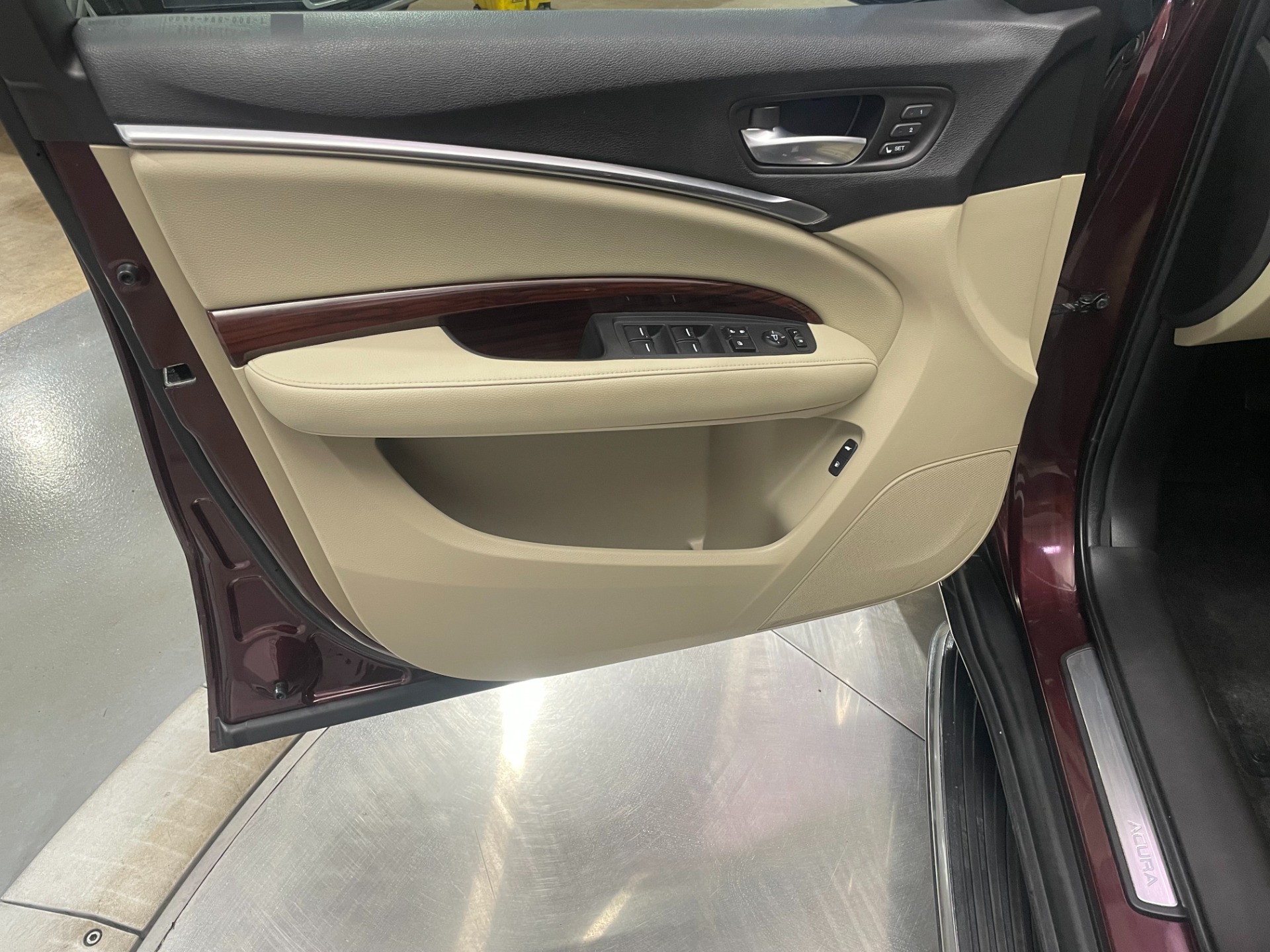 Used-2016-Acura-MDX-SH-AWD-w/Tech-w/AcuraWatch
