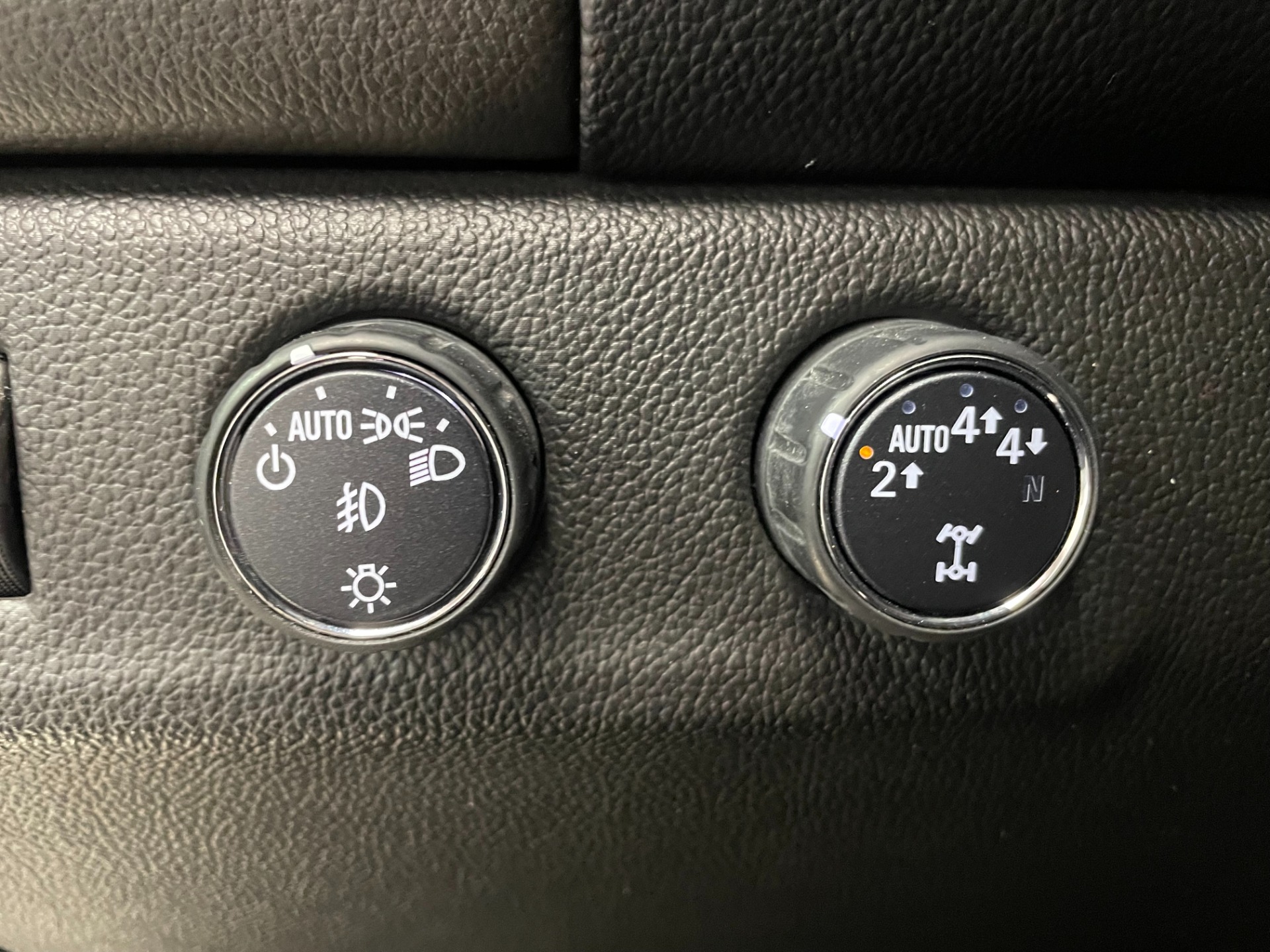 Used-2018-GMC-Canyon-Denali-4x4