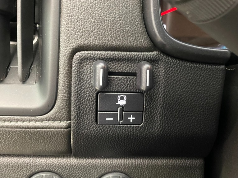 Used-2018-GMC-Canyon-Denali-4x4