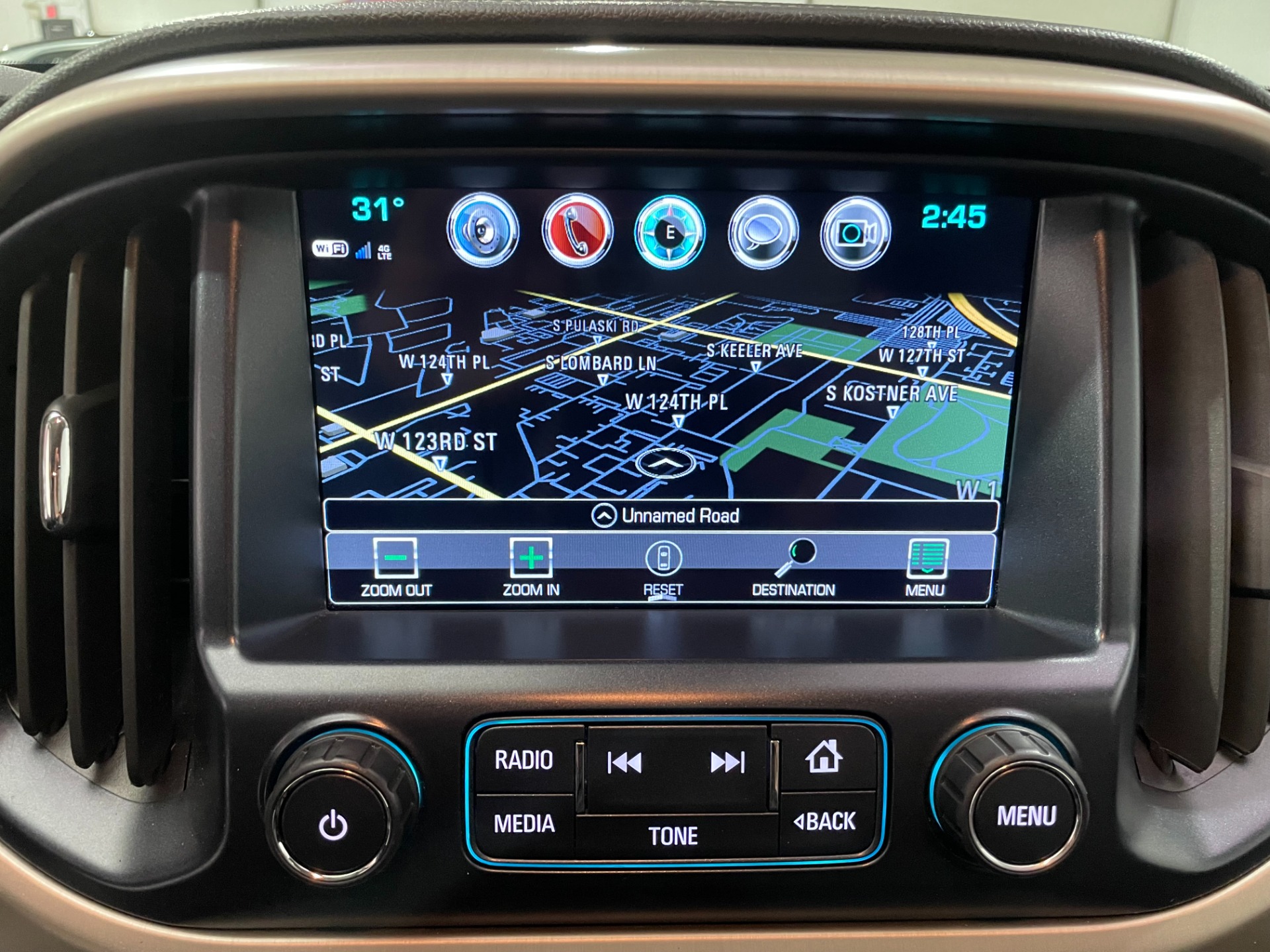 Used-2018-GMC-Canyon-Denali-4x4