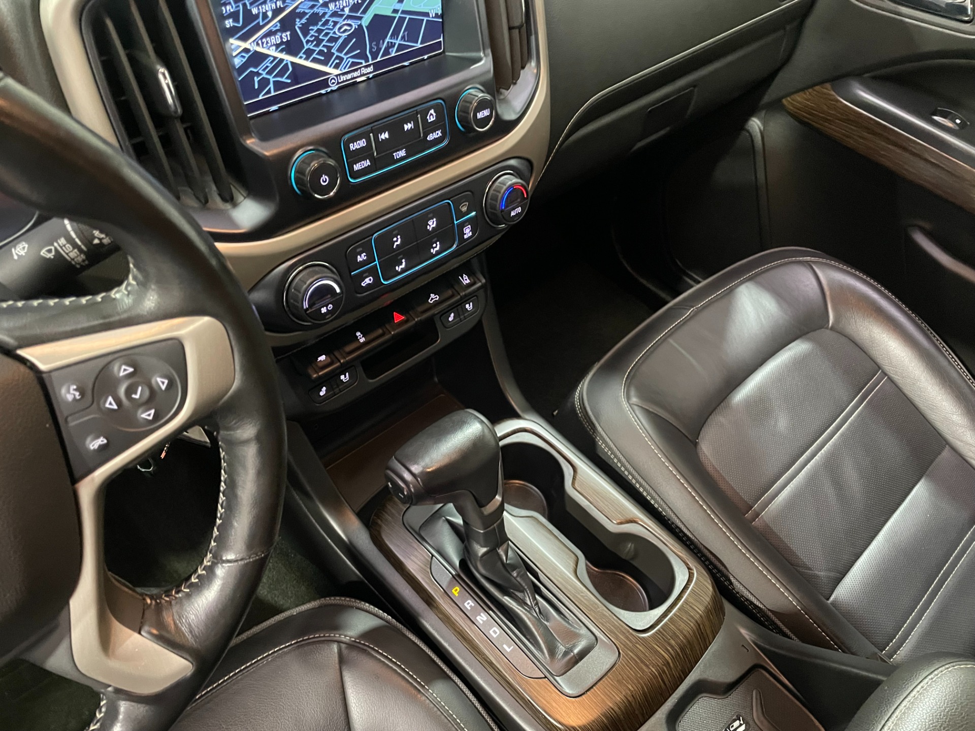 Used-2018-GMC-Canyon-Denali-4x4