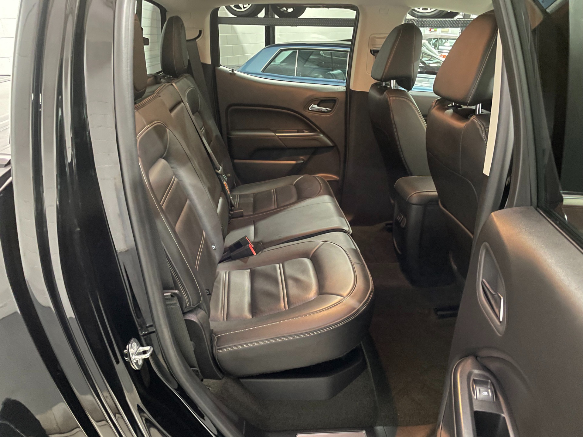 Used-2018-GMC-Canyon-Denali-4x4