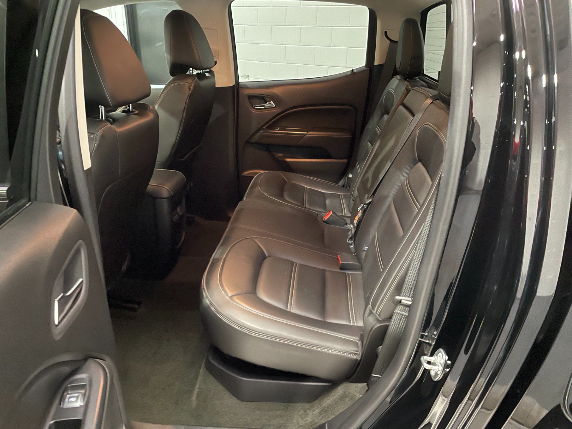 Used-2018-GMC-Canyon-Denali-4x4