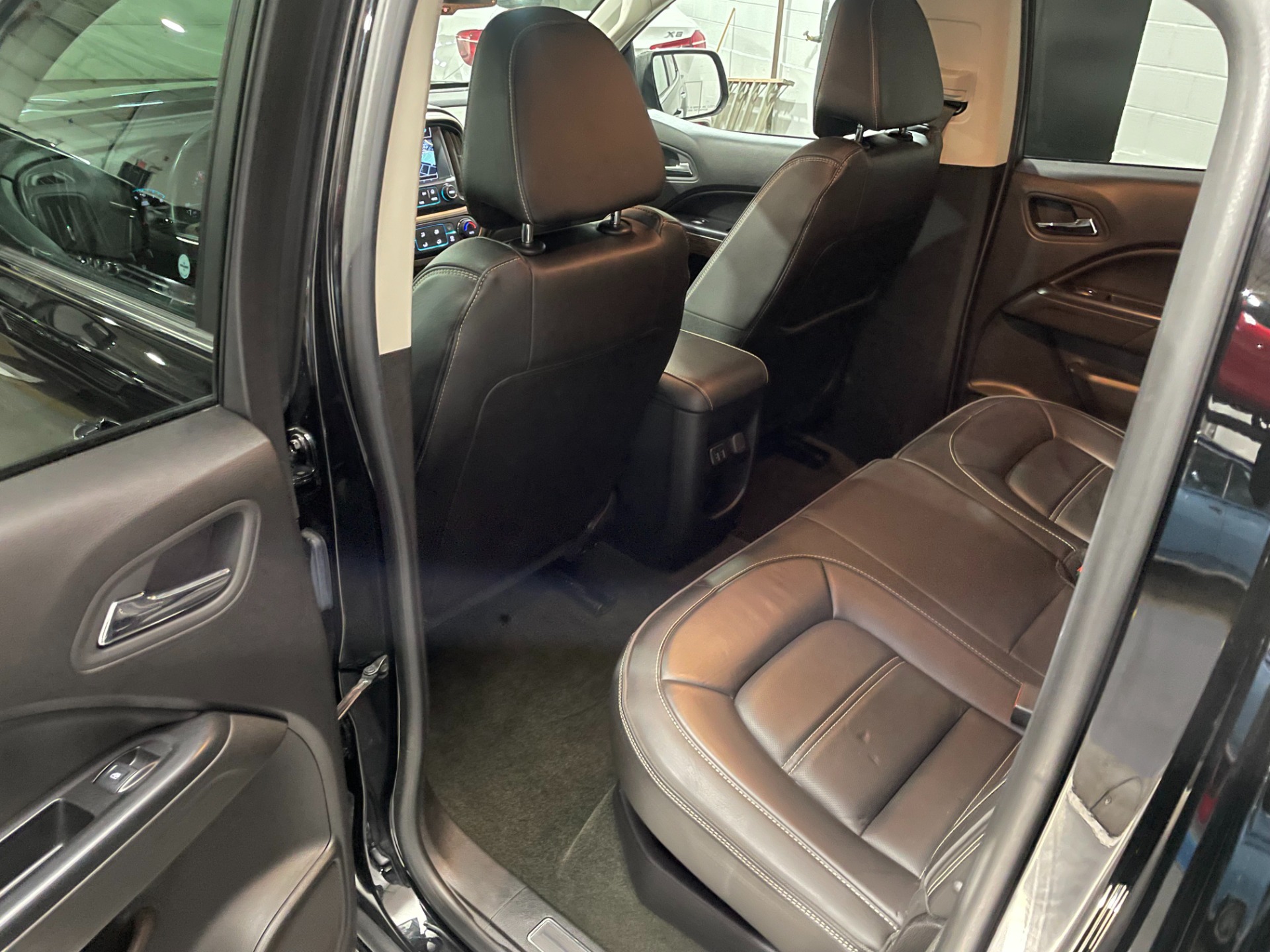 Used-2018-GMC-Canyon-Denali-4x4