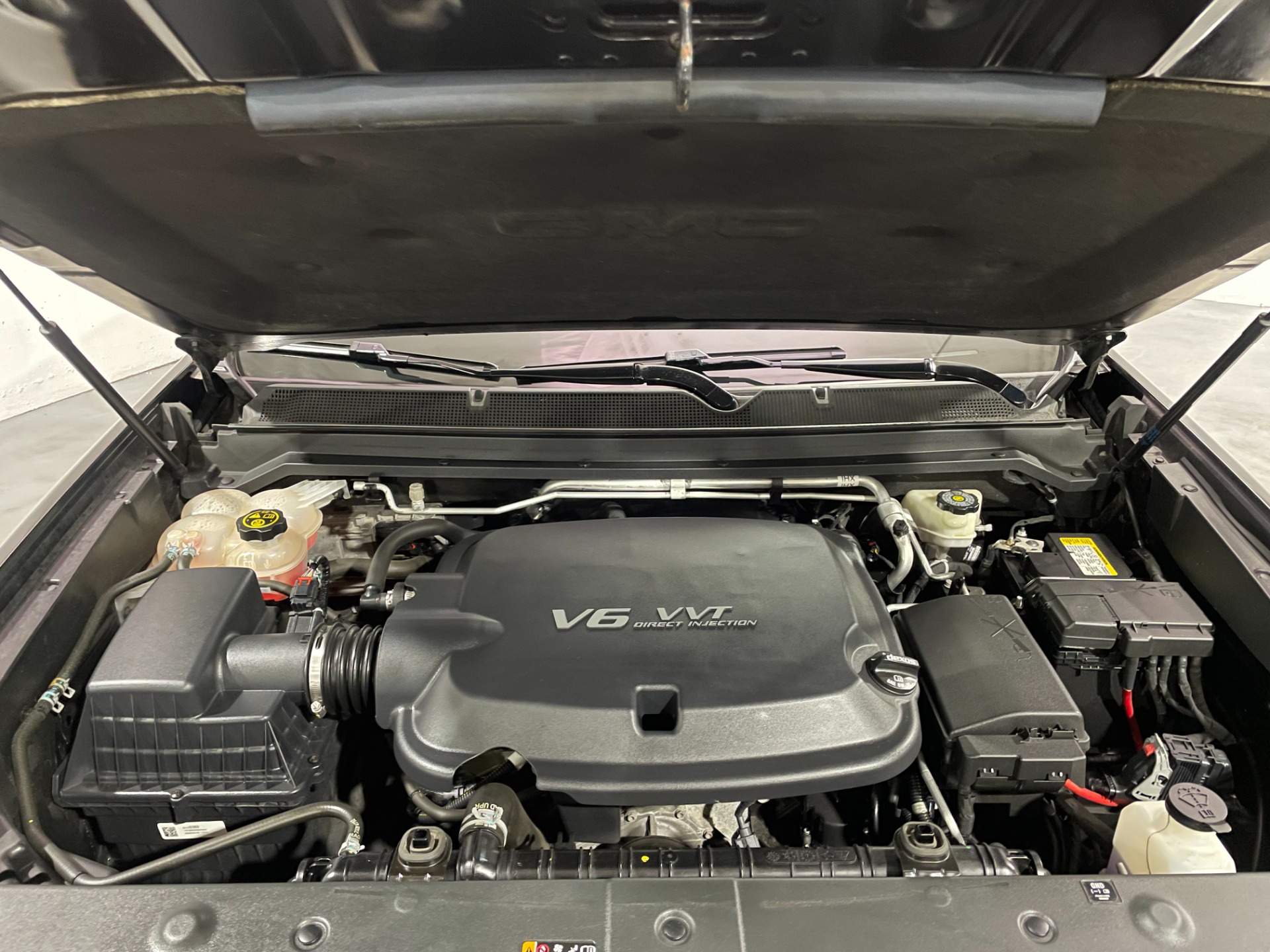 Used-2018-GMC-Canyon-Denali-4x4