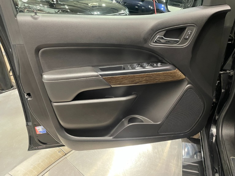 Used-2018-GMC-Canyon-Denali-4x4
