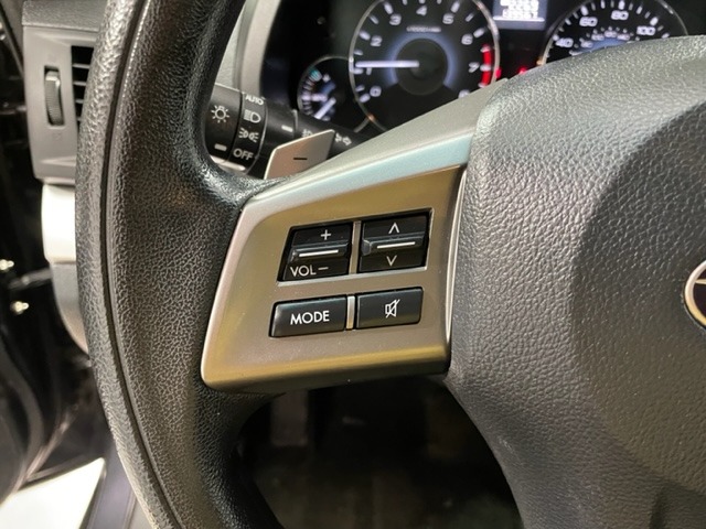 Used-2012-Subaru-Outback-25i-AWD
