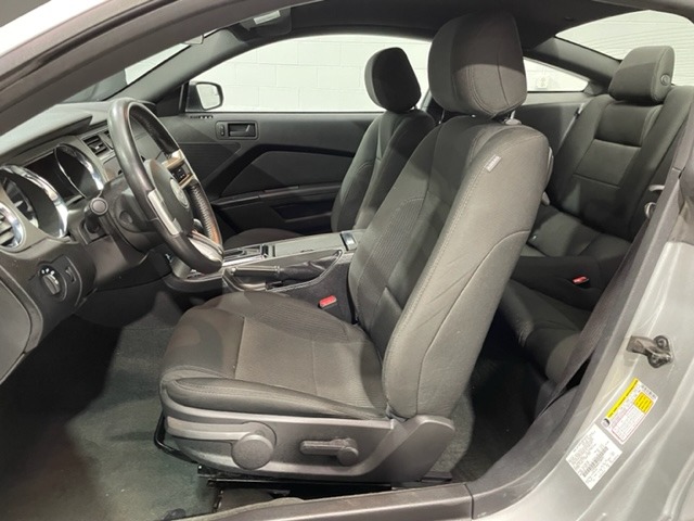 Used-2014-Ford-Mustang-V6