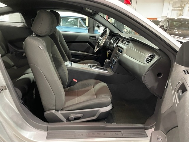 Used-2014-Ford-Mustang-V6