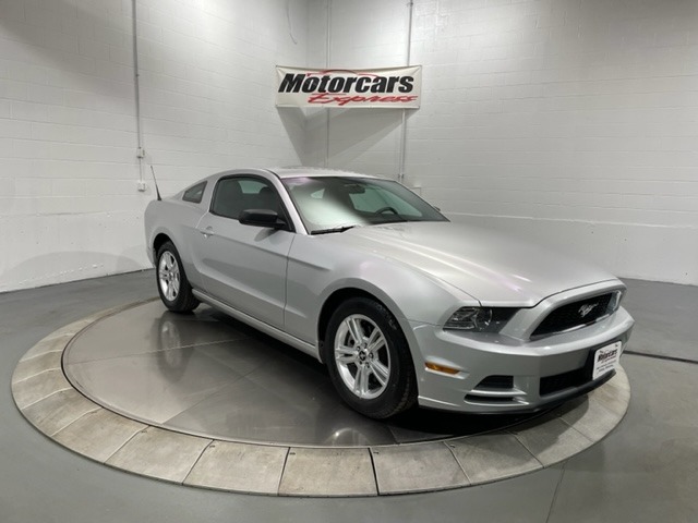 Used-2014-Ford-Mustang-V6
