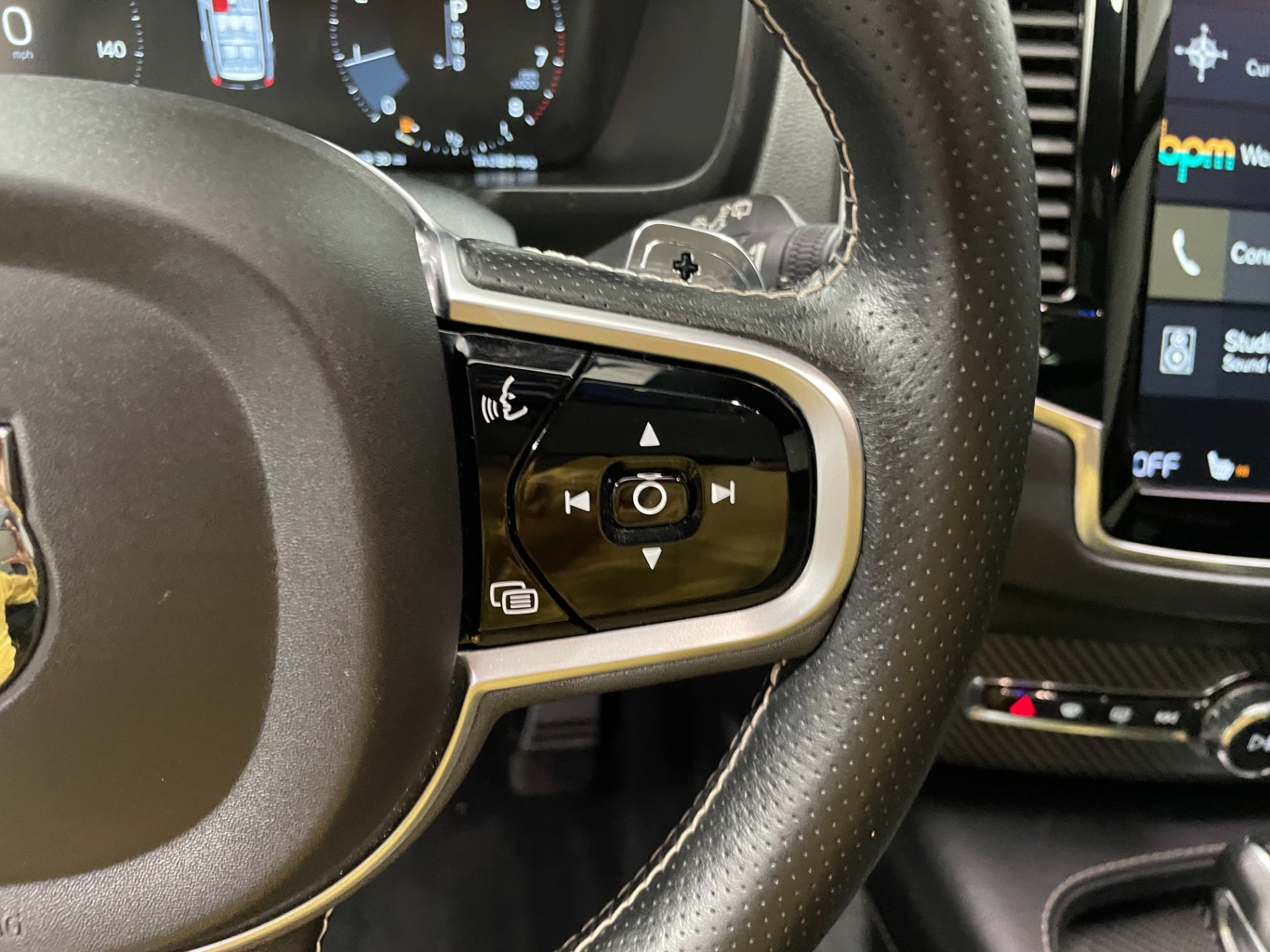 Used-2019-Volvo-XC90-T6-R-Design-AWD