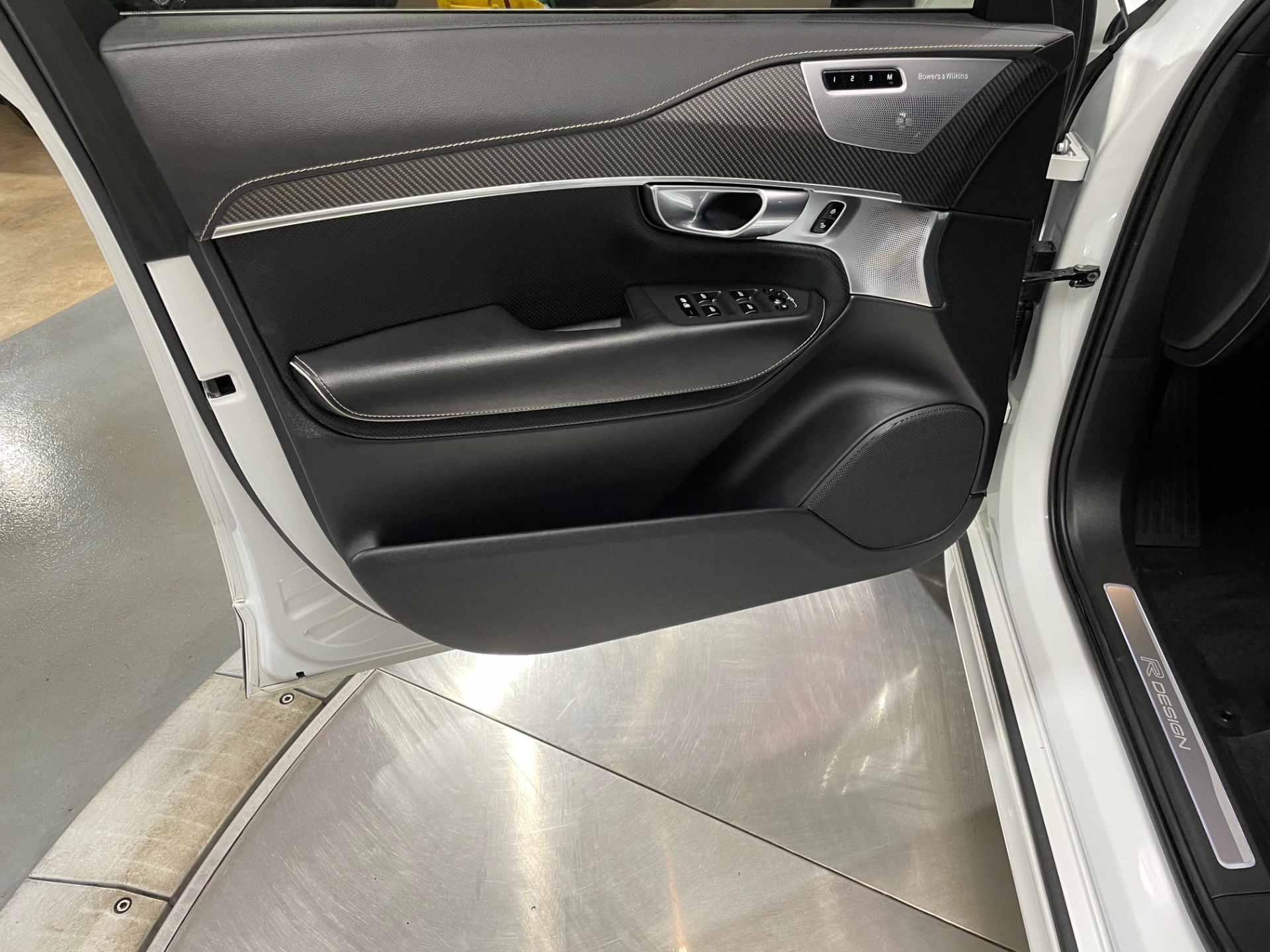 Used-2019-Volvo-XC90-T6-R-Design-AWD