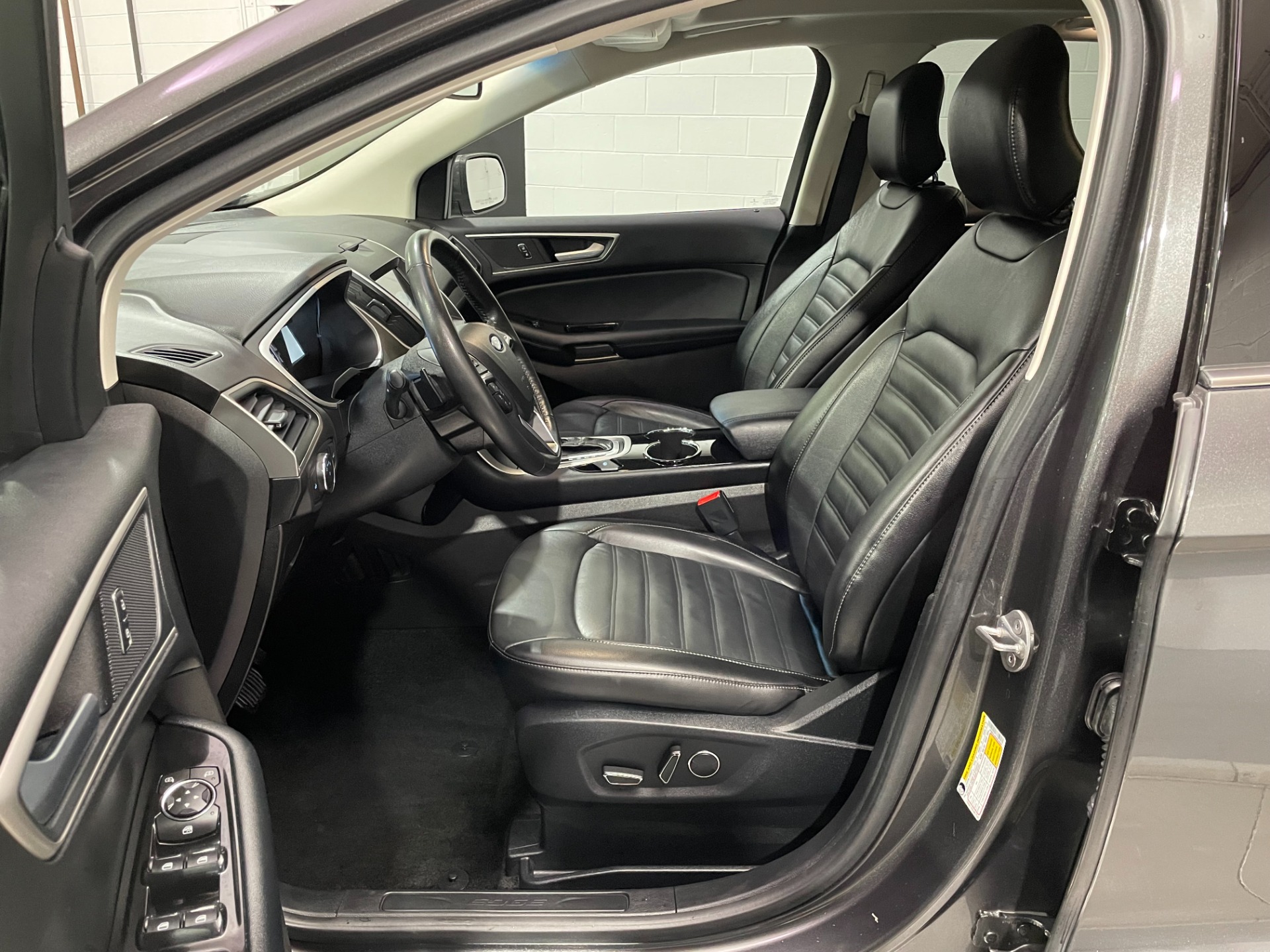 Used-2017-Ford-Edge-SEL-AWD