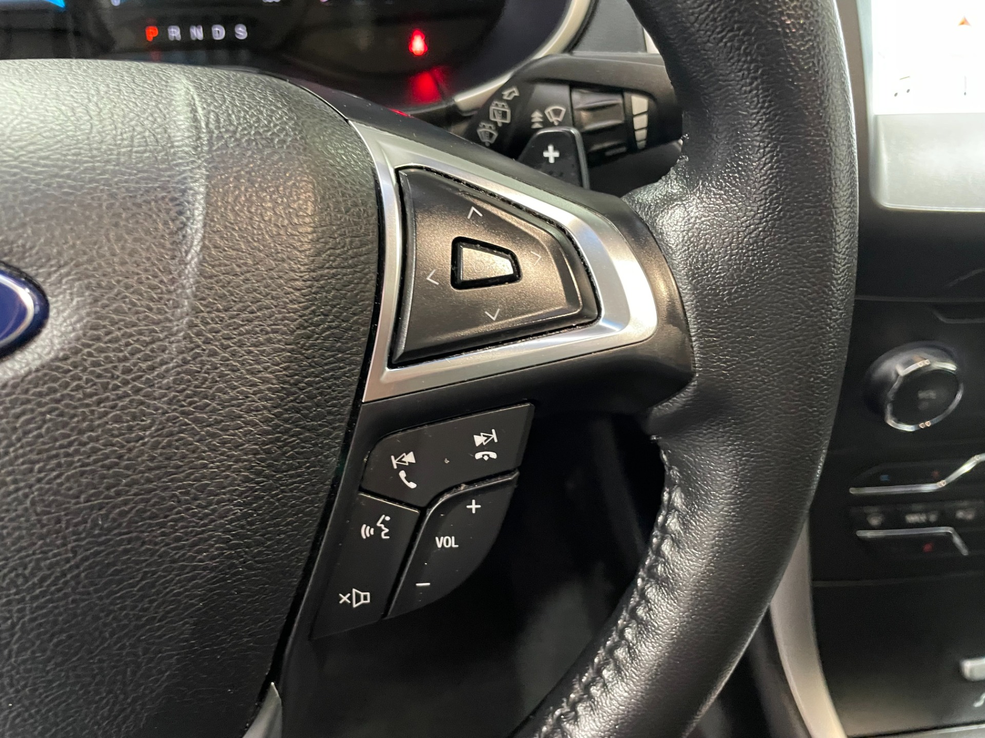 Used-2017-Ford-Edge-SEL-AWD